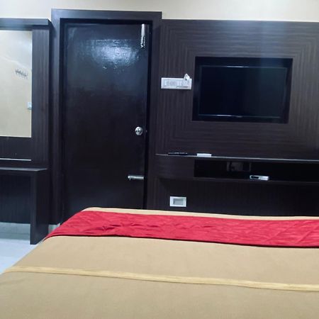 Gsr Residency Hotel Kanchipuram Buitenkant foto
