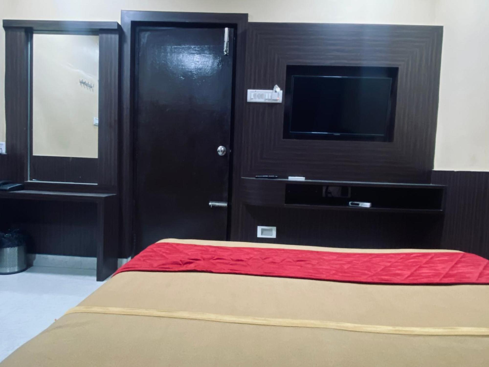 Gsr Residency Hotel Kanchipuram Buitenkant foto